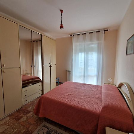 Casa Di Andreea E Bogdan Lägenhet Albenga Exteriör bild