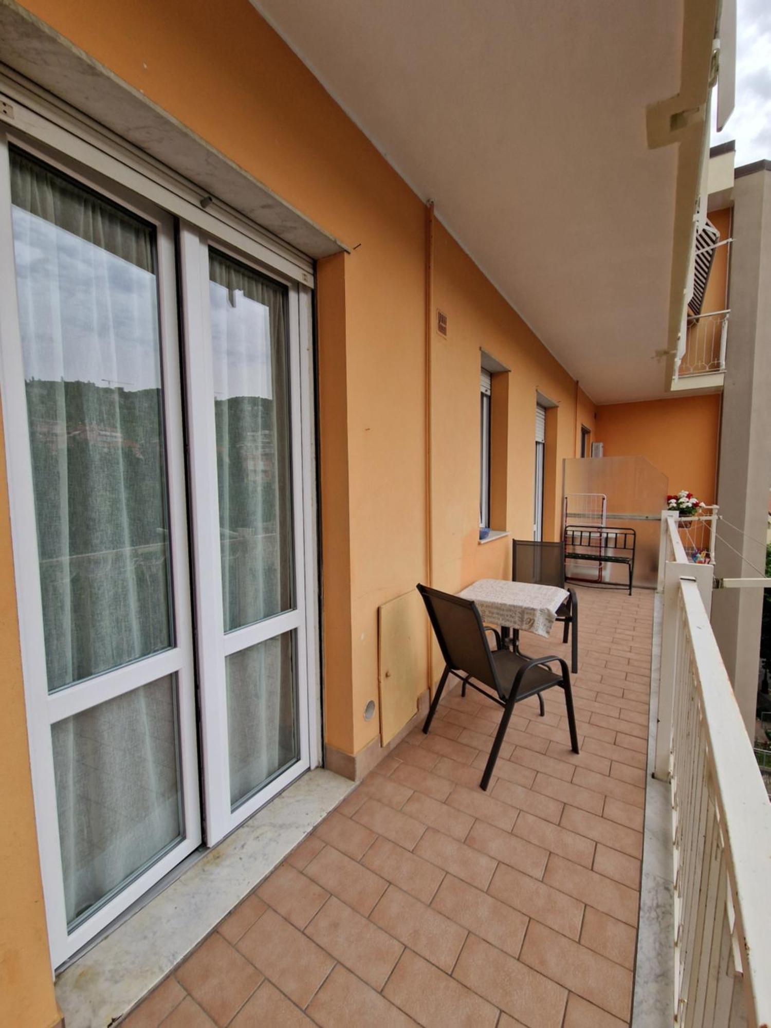 Casa Di Andreea E Bogdan Lägenhet Albenga Exteriör bild